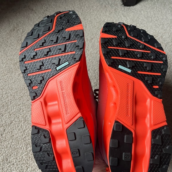 NWT On Cloud surfer trainers with laces - Picture 8 of 12